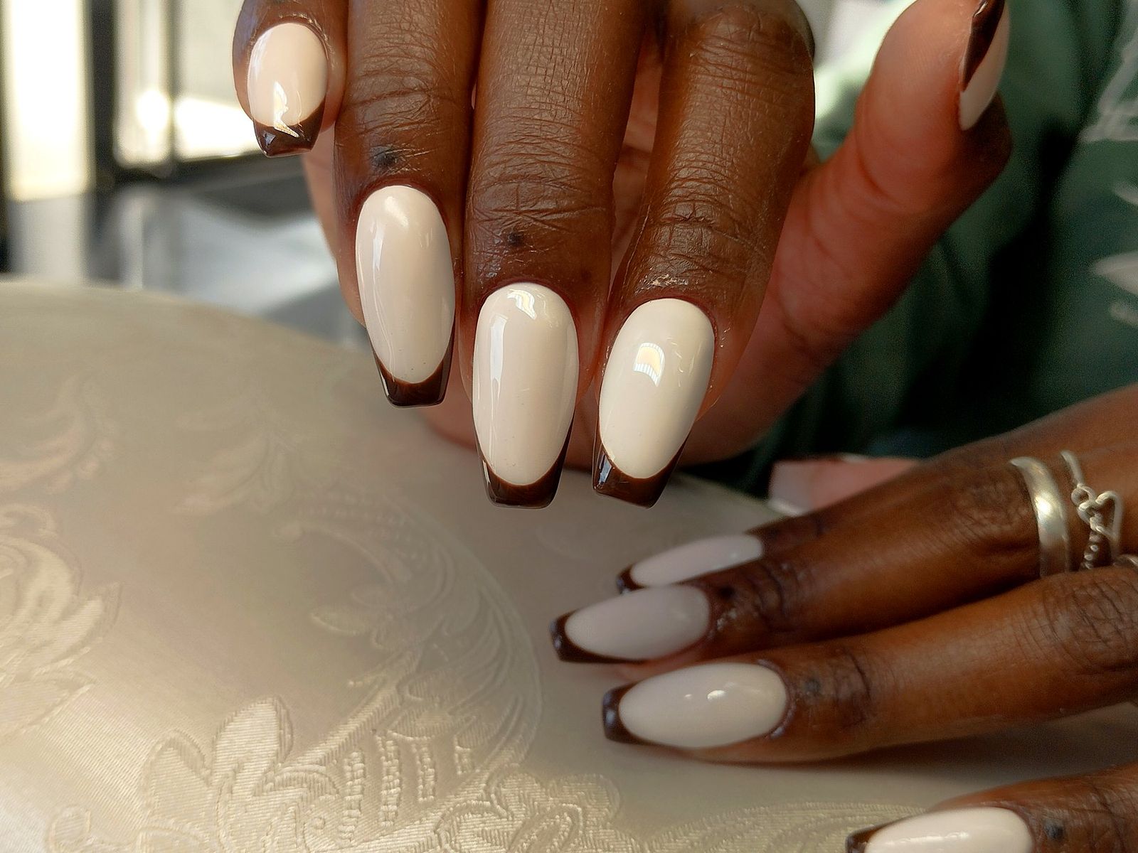 Manicura nude en ungles llargues